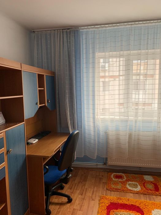 Vând apartament mobilat