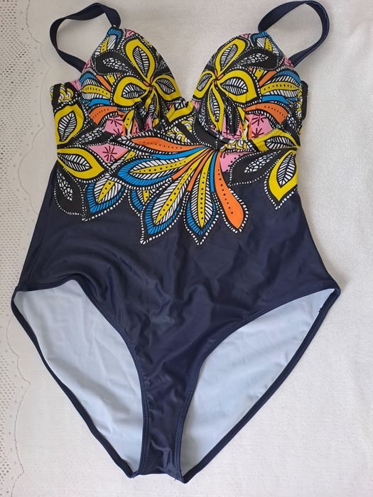 Продам купальник,  ткань полиэстер.