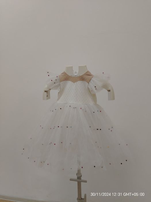 Платье срочно продам