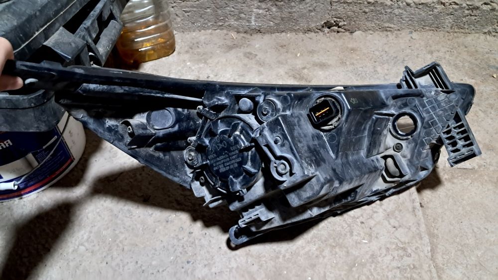 Продается левая фара