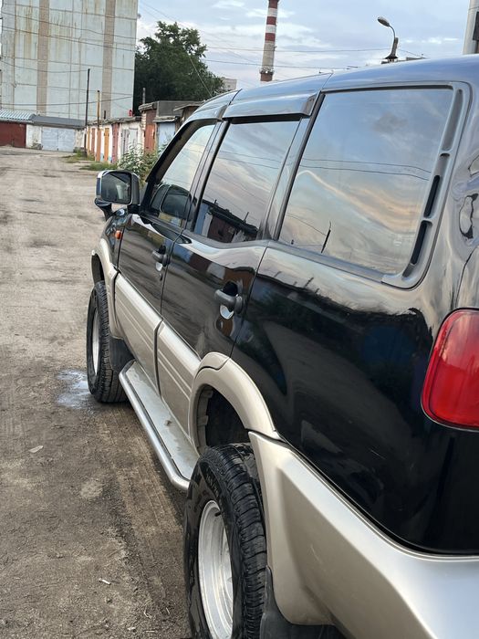Продам внедорожник Nissan Mistral