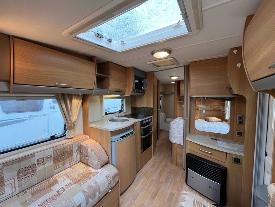 Rulota Swift Coastline 2009 2 zone pat matrimonial Cabina dus Off camp