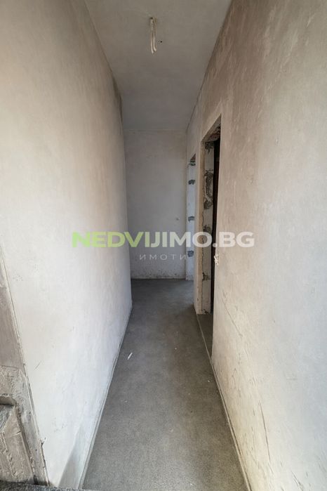 Продава се Четиристаен апартамент в Варна, Окръжна болница - 184 кв.м за 969 €/кв.м - Снимка #17