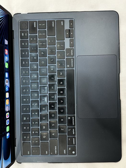MacBook Air M2 (2022)