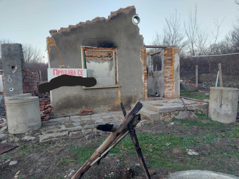 Парцел с къща местност Нежовец