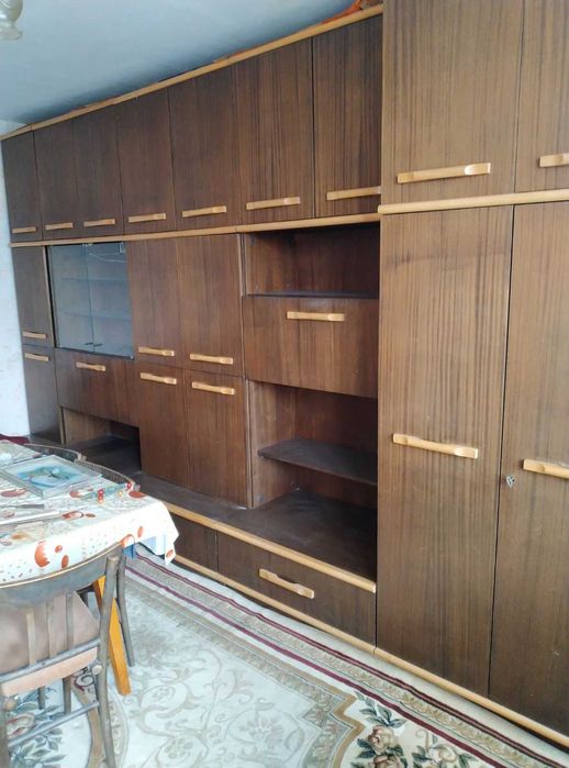 Модулна секция с витрина и гардероб - цяла или на части