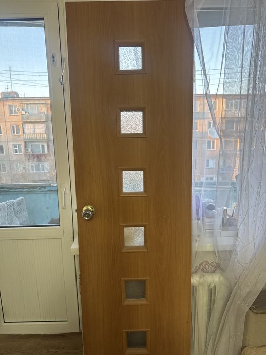 Продается     двери