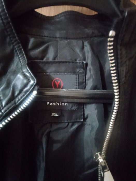 Неизползвано дамско яке - изкуствена кожа