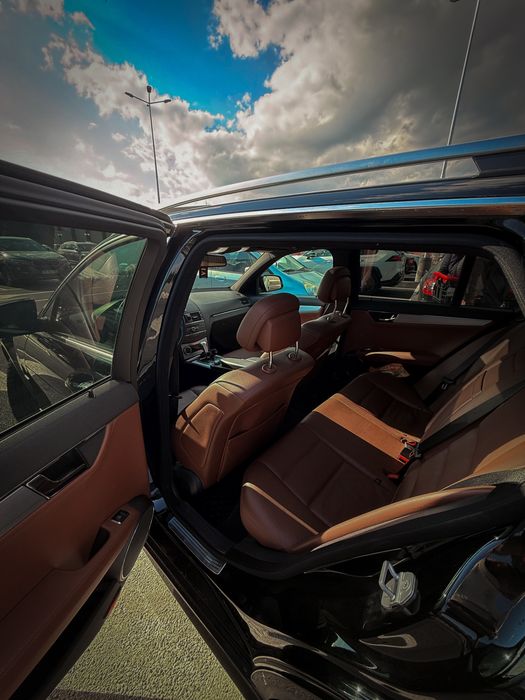Mercedes Benz W204 C320 4Matic
