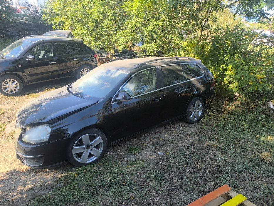 Vand golf 5. An 2007 , avariat, motor si cutie functionale