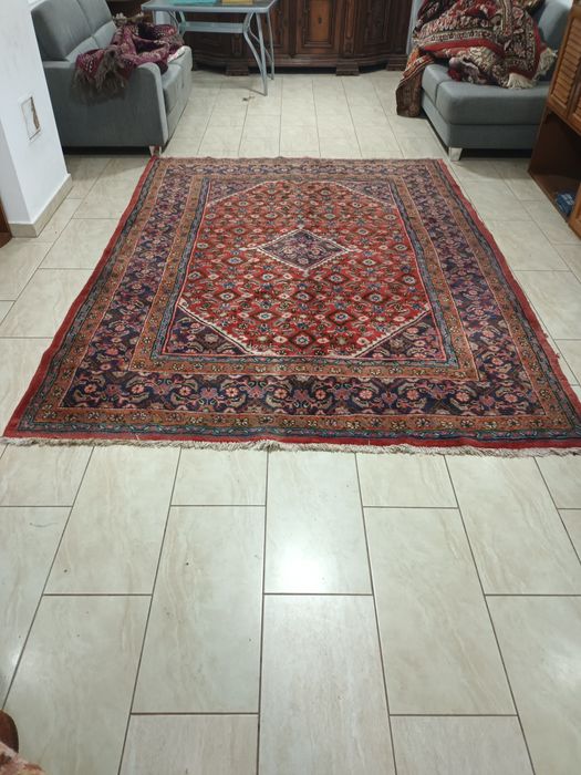 Covor persian făcut manual