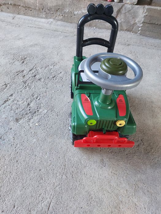 Детский велик и машинка