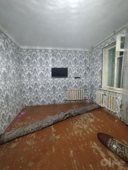 9bozor yonida 2xona 1etaj 2mln
