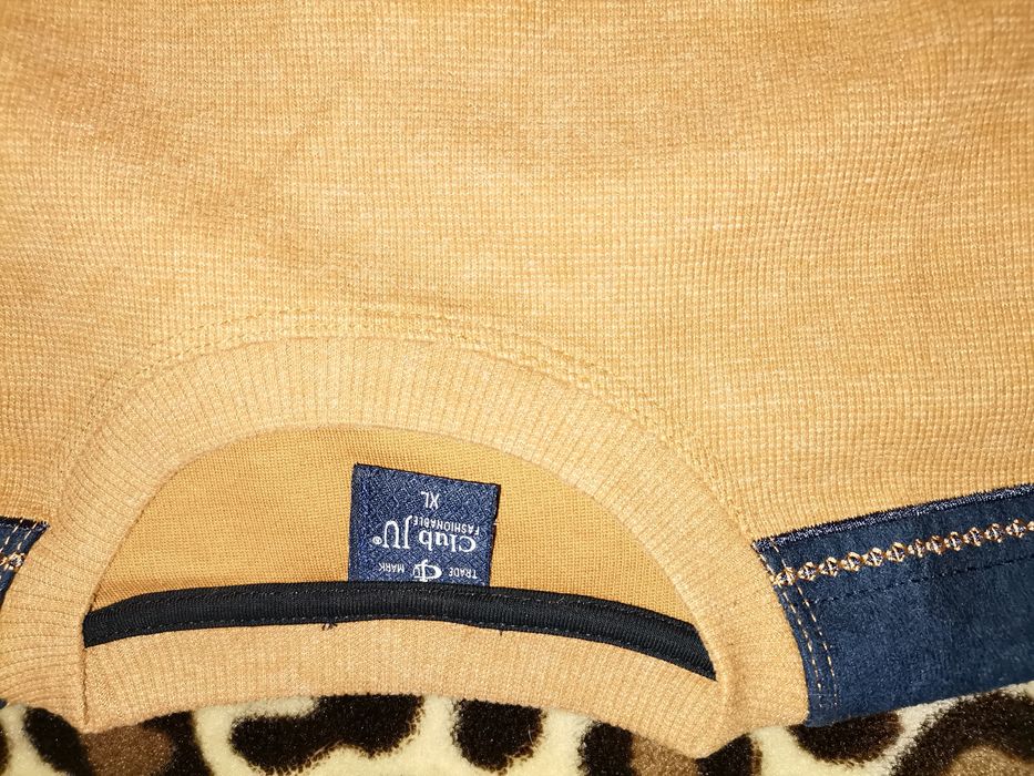 Pulover mărimea XL, purtat o data, impecabil