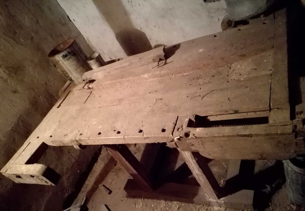 продавам стар дърводелски тезгях, 60 години, оригинален, нереставриран