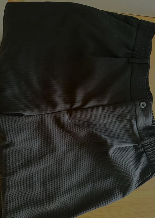Черные вельветовые брюки Zara (Размер M)