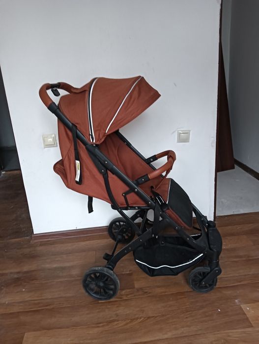 Продам прогулочная коляска не собирается читайте внимательно