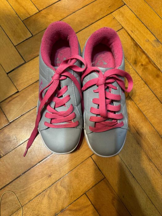 маратонки обувки с колелца номер 34