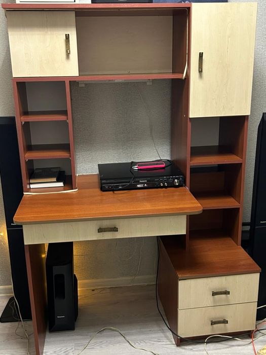 Стол письменный,компьютерный