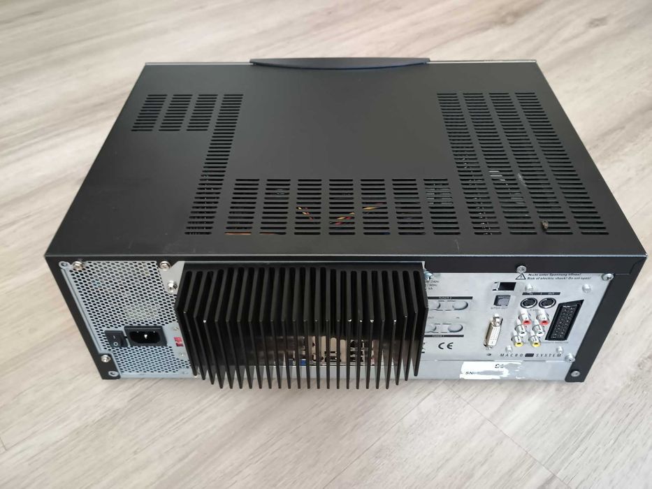 Vând/schimb Macro System Casablanca S 2000 Media Computer retro pc lga775 ddr2/3 racire pasiva  HTPC desktop case