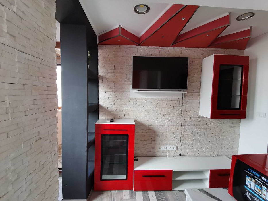 Дава се под наем Двустаен апартамент в Бургас, Център - 60 кв.м за 612 € - Снимка #1