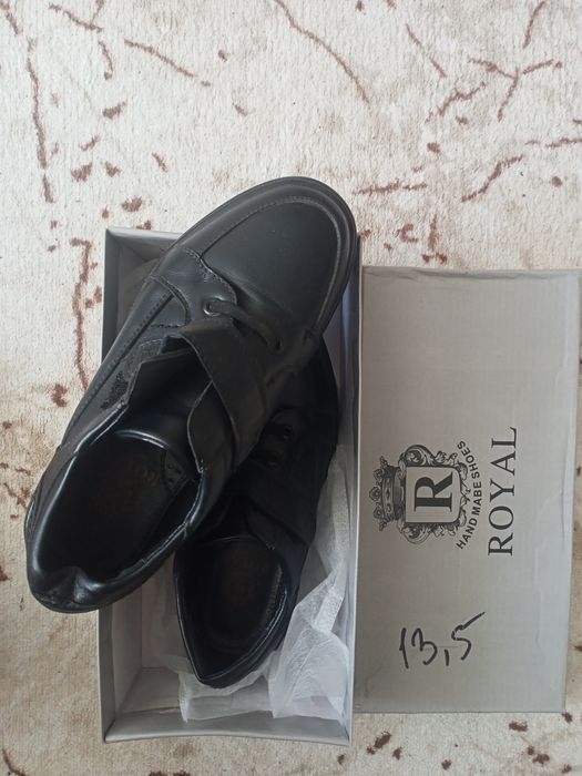 Продам детские кожаные ботинки