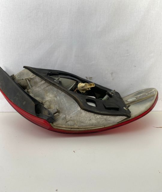 Far dreapta spate 2VA00841301 BMW Seria 7 E65/E66