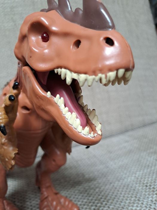 Детска играчка динозавър