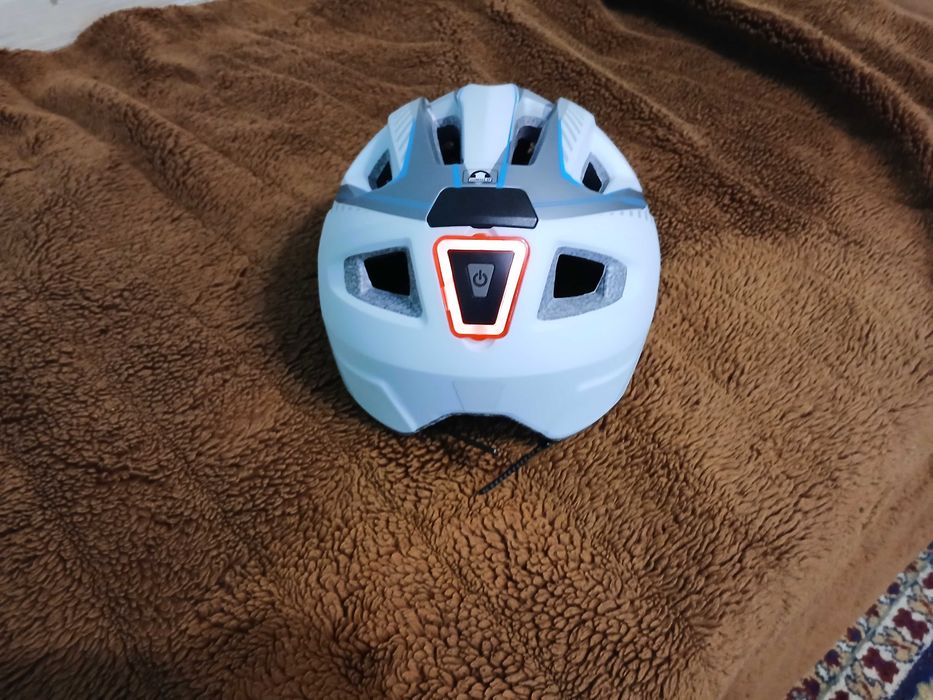 продавам каска bikemate