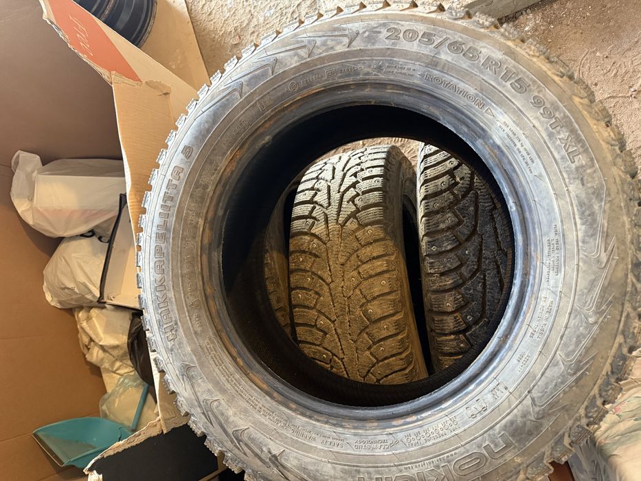 Nokian hakkapiliitta5 205/65/15 в отличном состоянии!