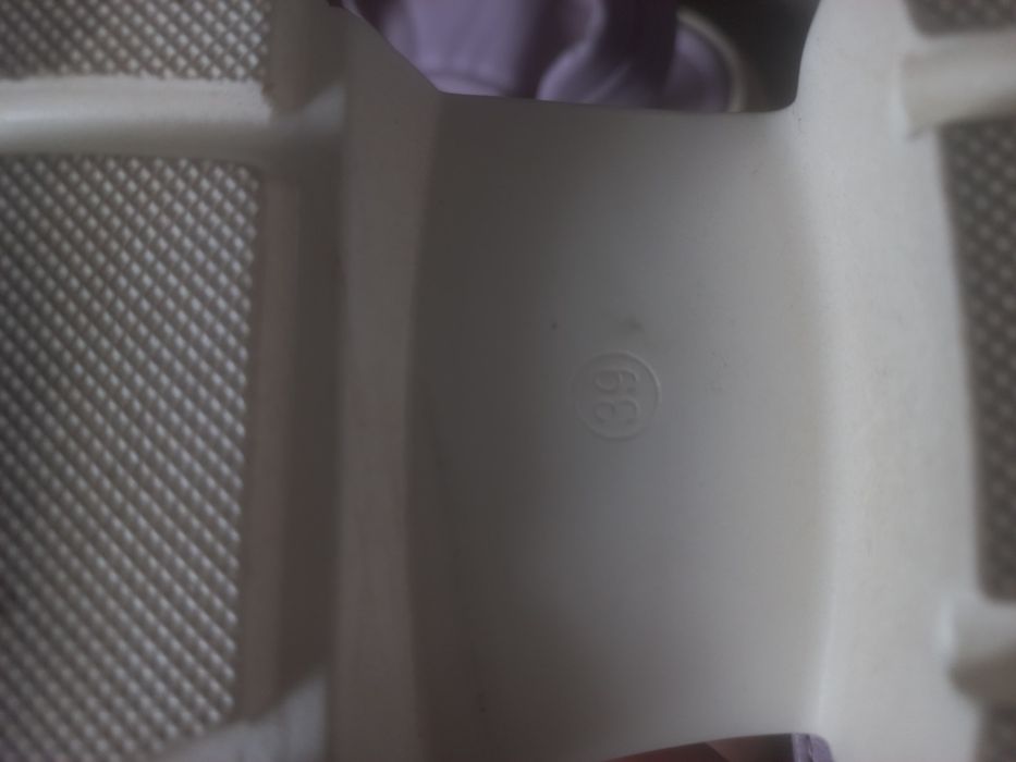 Продам босоножки