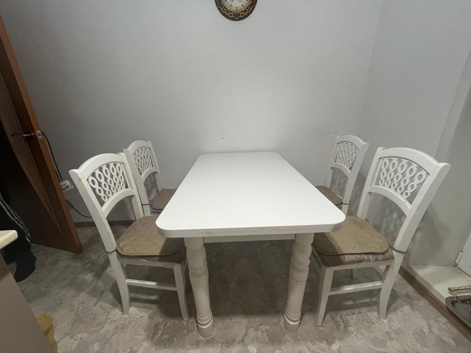 Продам стол со стульями