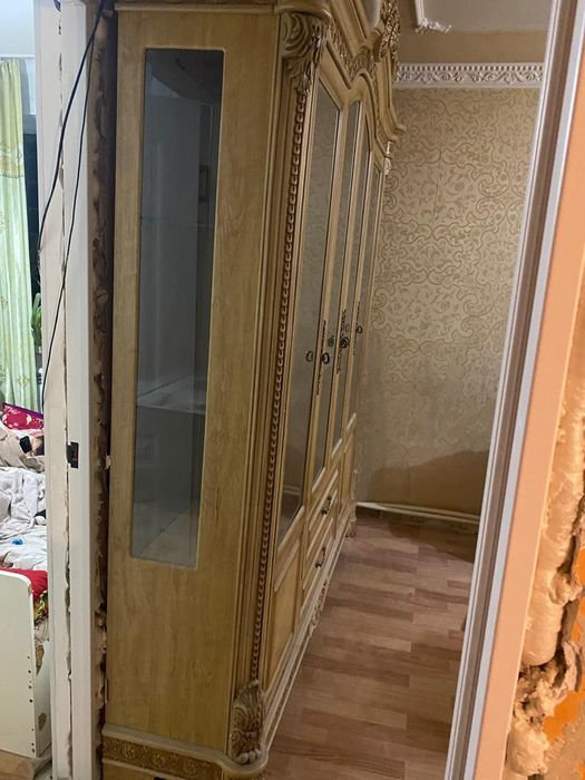 Мебел шкаф сервант  для посуды