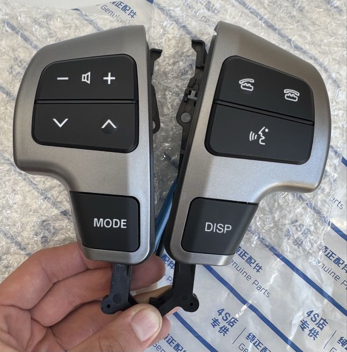 Мультируль(кнопки руля) на Toyota LC200