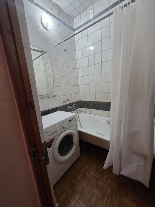 Продаётся Квартира Около Метро Гафур Г.