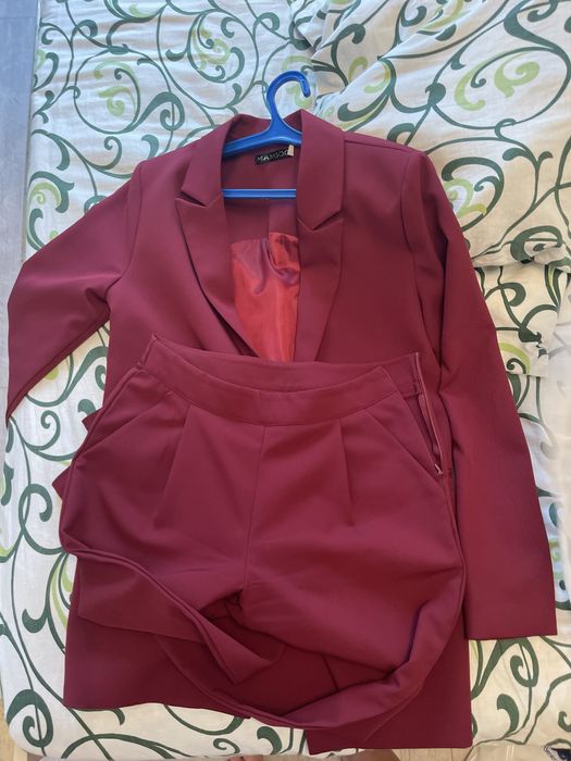 Продам костюм двойку