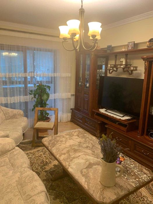 De vanzare apartament 4 camere