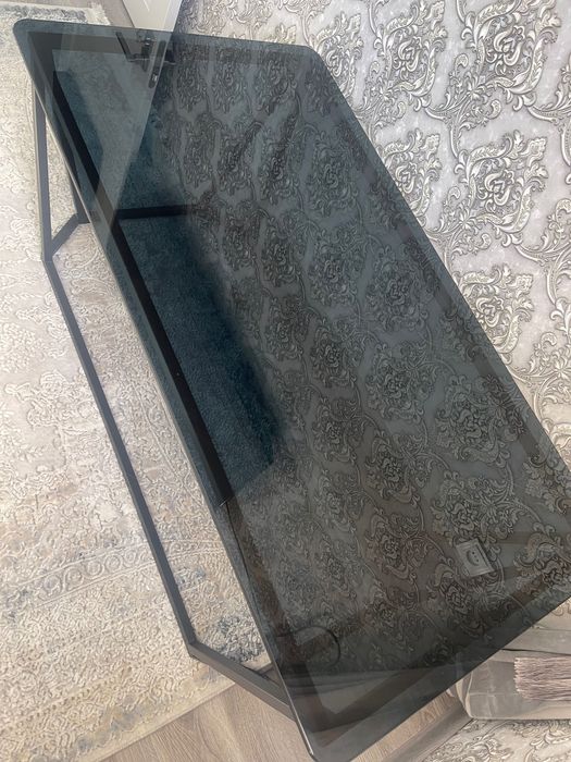 Журнальный столик . Стеклянный. На 6 персон . Производство Турция