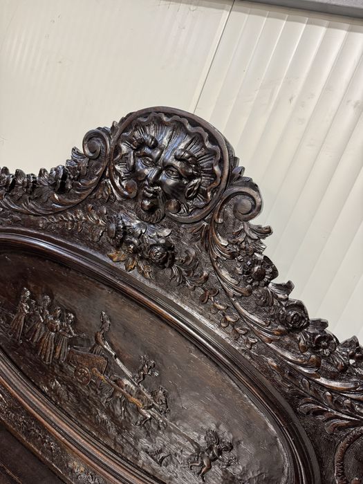 Banca baroc din lemn masiv cu sculpturi