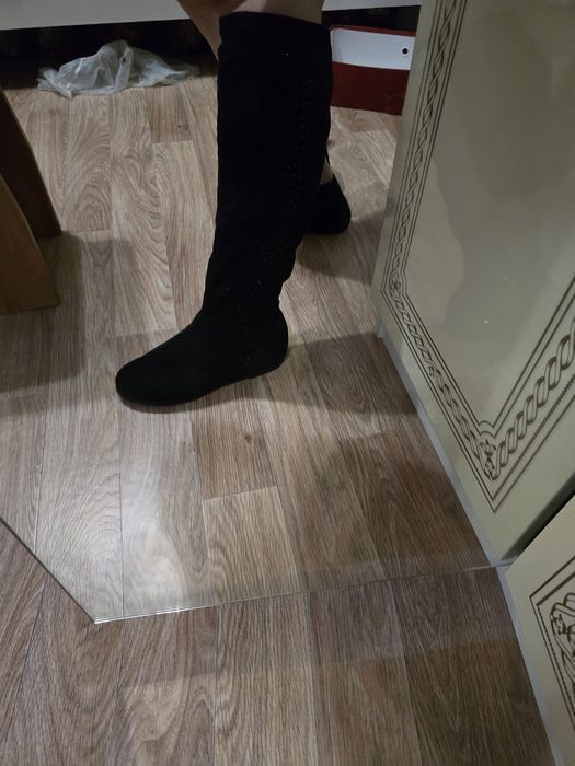 Продаю очень хорошие сапоги, натуралка