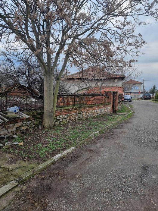 Продам къща в с. ДОБРИЧ