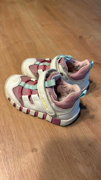Sandale panzate tip pantof pentru fetita Geox, marime 22, culoare roz, in stare foarte buna !