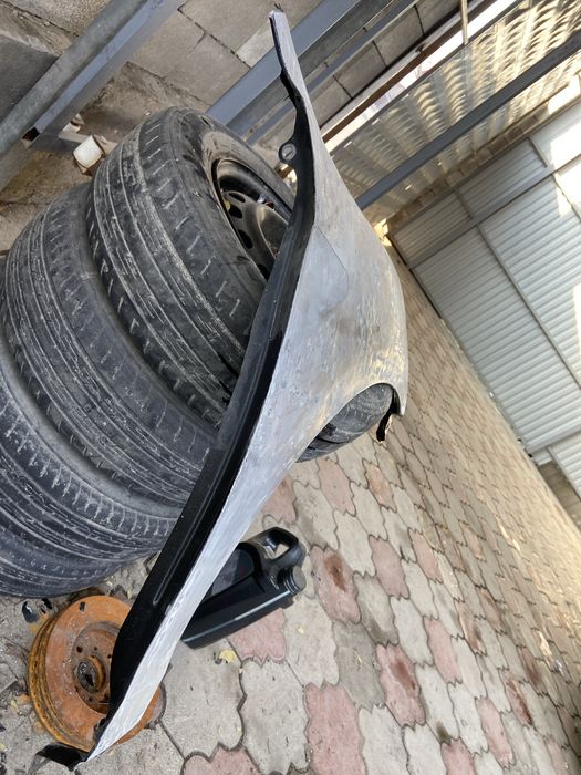 Продам правое крыло камри 40