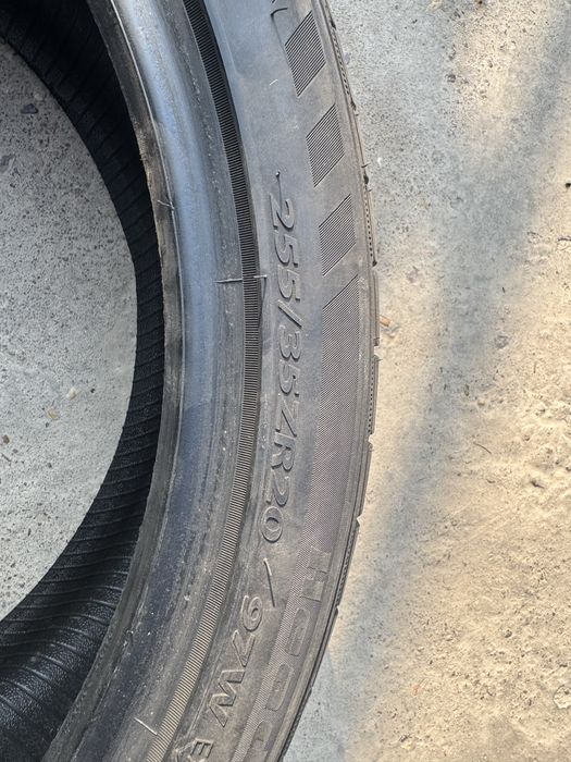 Шины летние 255/35/20