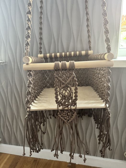 Детская качеля ручной работы