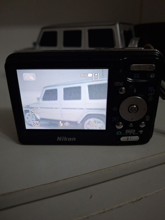 Цифровая камера  Nikon