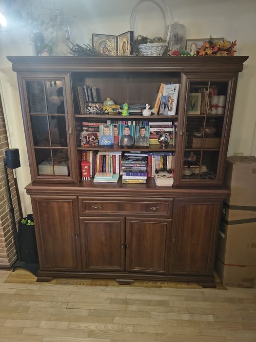 Секция - скрин - етажерка - библиотека