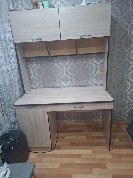 Стол компьютерный