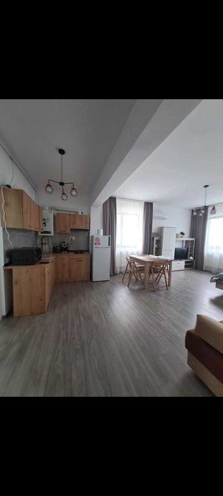 Închiriez garsoniera open space