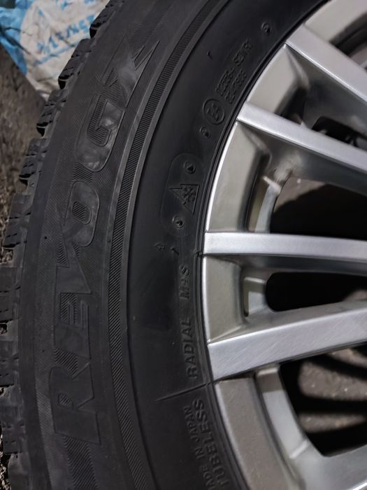 Колеса шины Bridgestone зима 215/60/16